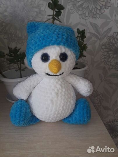 Снеговик вязаный,плюшевый