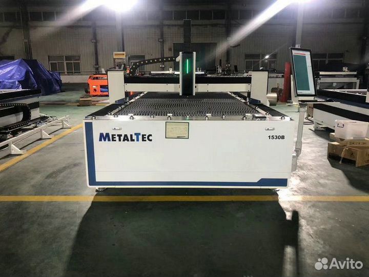 Оптоволоконный лазерный станок с чпу MetalTec 1530