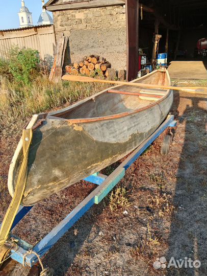 Лодка каноэ