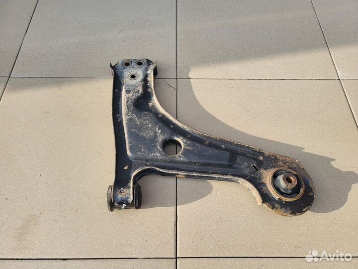 Рычаг передний левый Chevrolet Лачетти