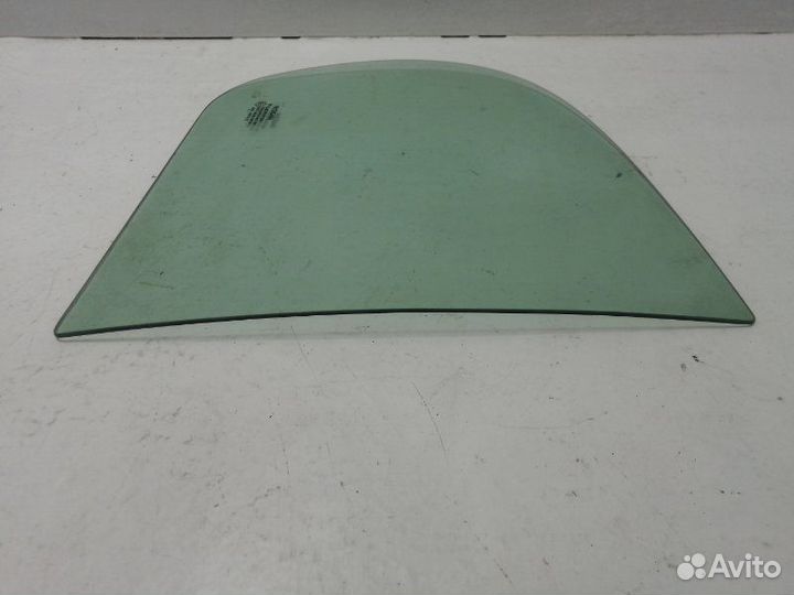 Стекло двери (форточка) заднее правое Nissan