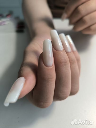 Нужна модель на маникюр