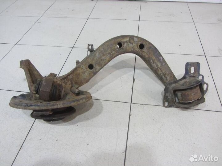 Кулак задний правый бмв 3 E36