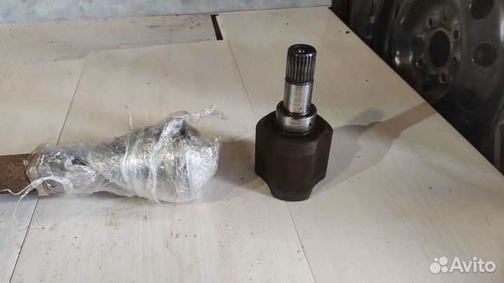 Привод левый Peugeot 408 МКПП 1.6 DV6