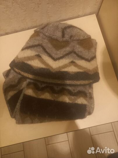Шапка и шарф женская вязанная