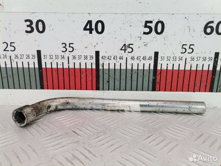 Ключ баллонный для Volkswagen Polo 3 4D0012219A