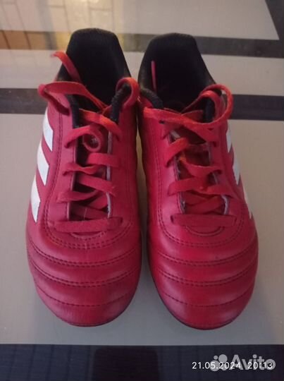 Футбольные бутсы Adidas