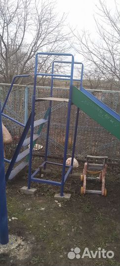 Детская горка уличная