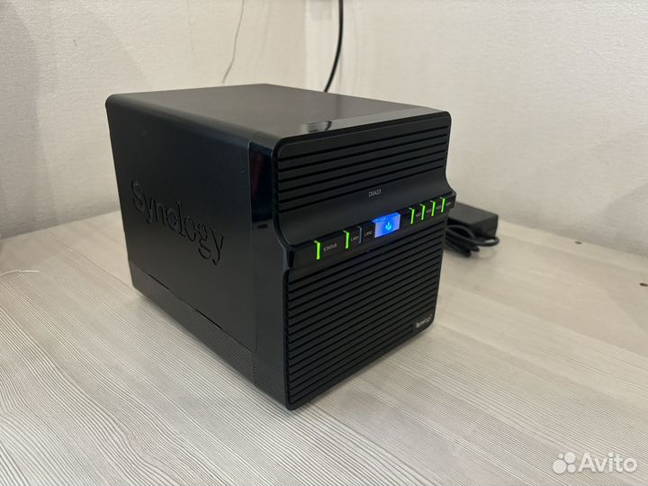 Сетевое хранилище Synology DS423
