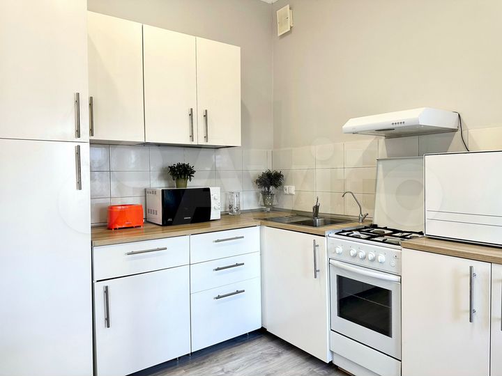 3-к. квартира, 100 м², 5/5 эт.