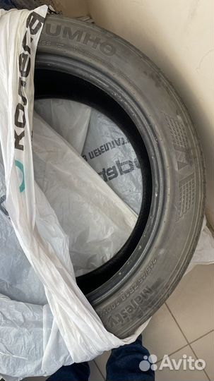 Kumho Majesty 9 Solus TA91 245/45 R18