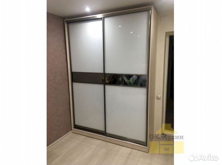 Шкаф купе с зеркалом