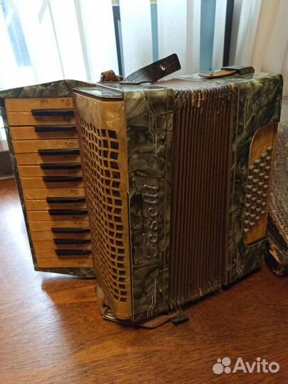 Старинный аккордеон