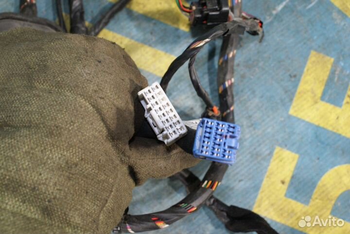 Проводка передней двери Hyundai Tucson JM