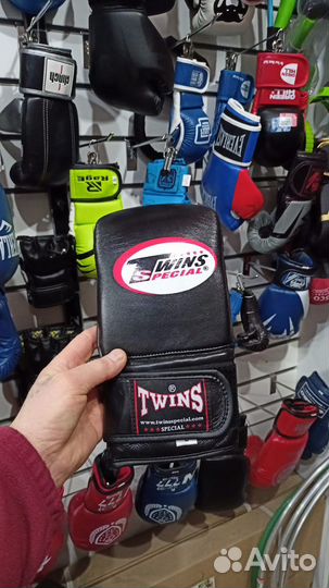 Боксерские снарядные перчатки Twins кожаные