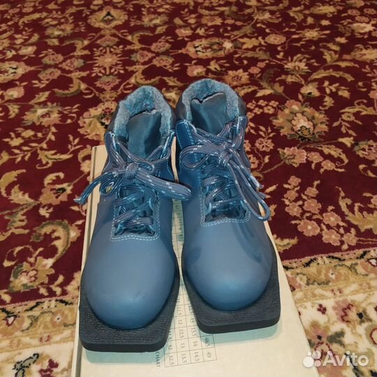 Лыжные ботинки