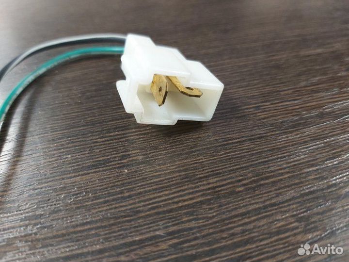 Поворотник Nissan Almera