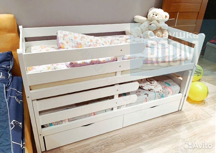 Кровать выкатная для двоих детей из массива