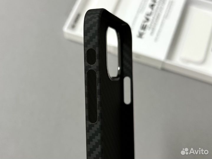 Чехол на iPhone 12 Карбоновый