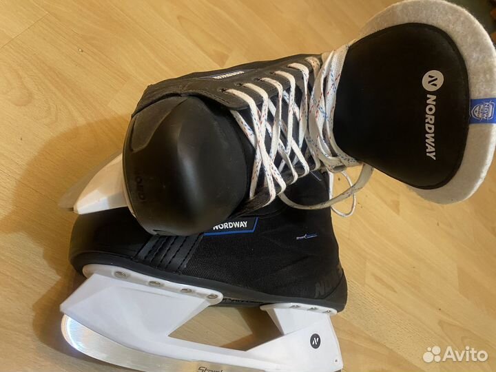 Коньки хоккейные nordway б/у в хорошем состоянии