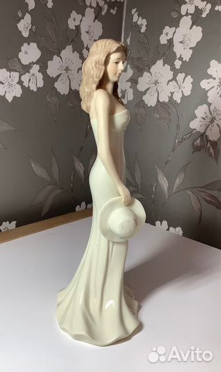 Статуэтки Девушки Regal, SBL, Leonardo Англия