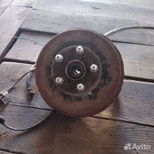 Задняя ступица Subaru Forester Sg5