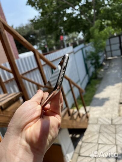 iPhone X, 64 ГБ
