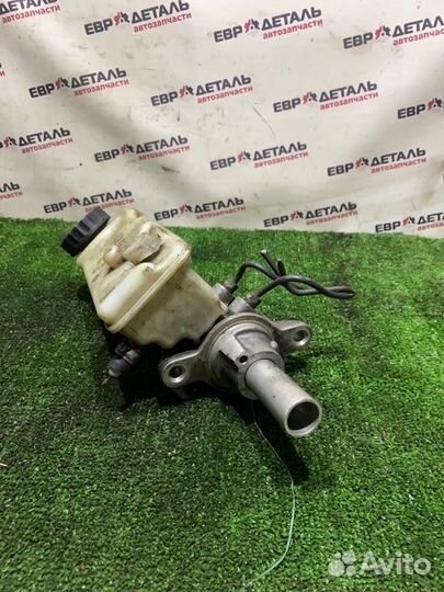 Главный тормозной цилиндр Renault Megan 2 седан