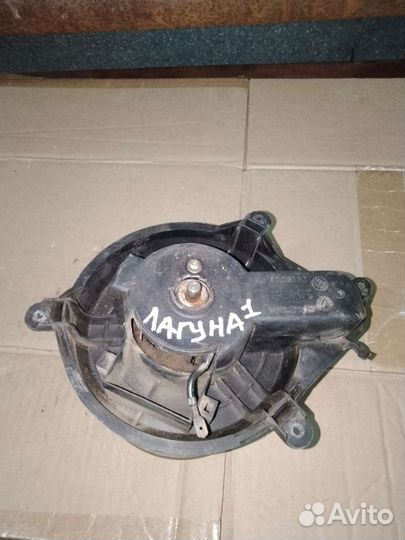 Моторчик печки Renault Laguna 1