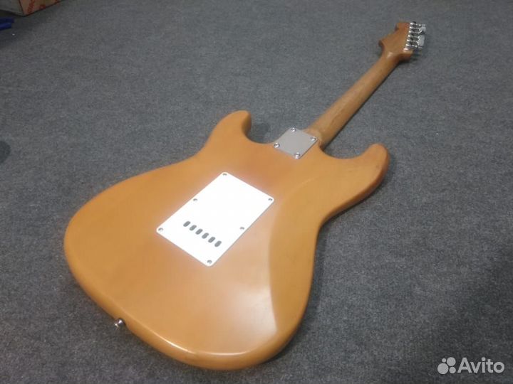 Электрогитара реплика fender Stratocaster
