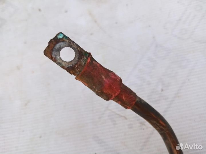 Плюсовой провод аккумулятора Ford Mondeo FD 1993