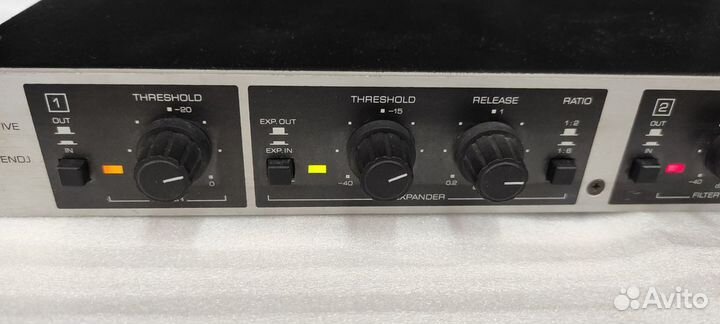 Денойзер-шумодав Behringer SNR 202