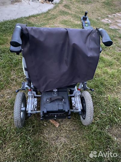 Инвалидная коляска с электроприводом