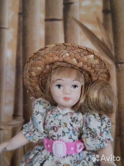 Куклы фарфоровые