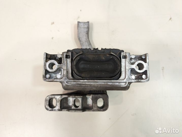 Опора двигателя правая Audi S3