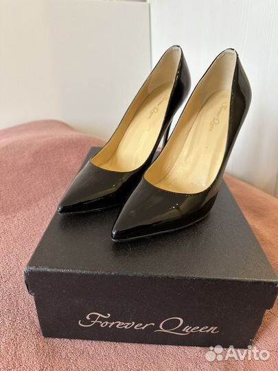 Туфли лодочки 39 размера натуральная кожа
