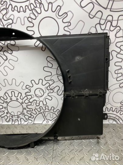 Диффузор радиатора Hyundai Starex H1 2.5 2008