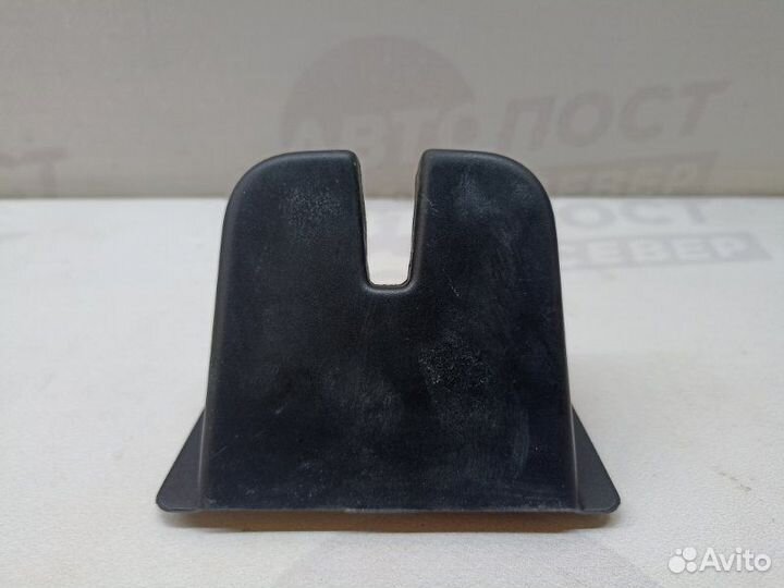 Кожух замка багажника Volkswagen Jetta A6 cfna