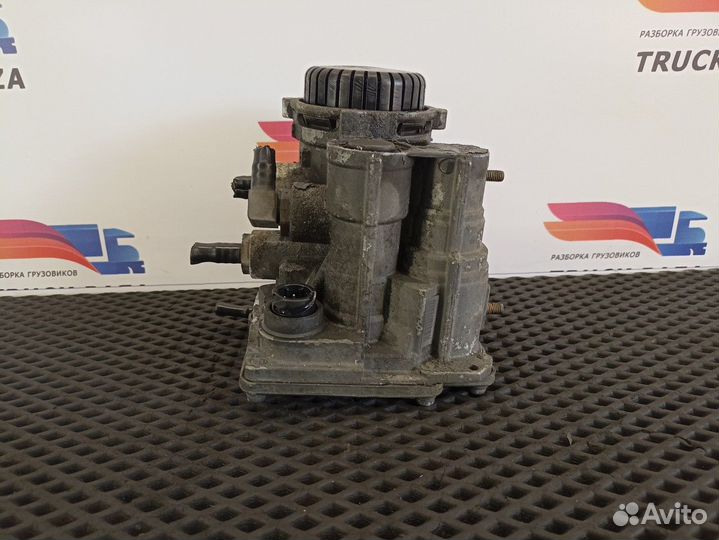 Кран управления тормозами прицепа