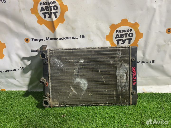 Радиатор охлаждения Volkswagen Jetta 2 1.3