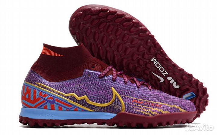 Футбольные бутсы Nike