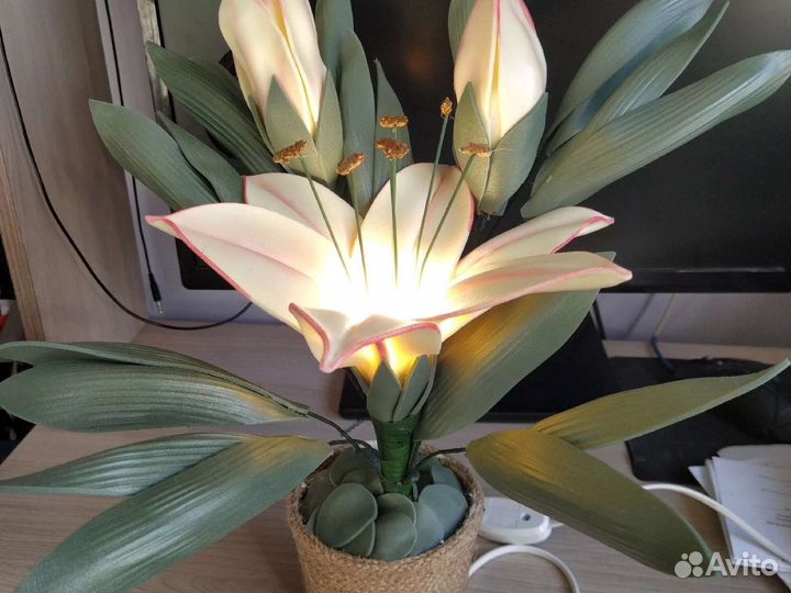 Лилии-светильник