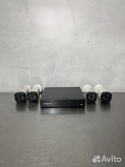 Цифровой видеорегистратор с видеокамерами