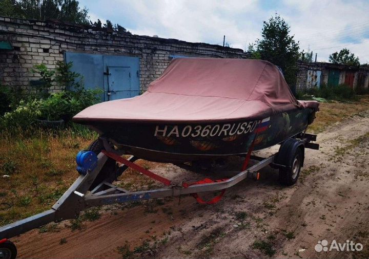 Лодка с мотором