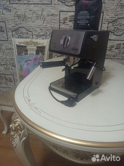 Кофеварка рожковая delonghi