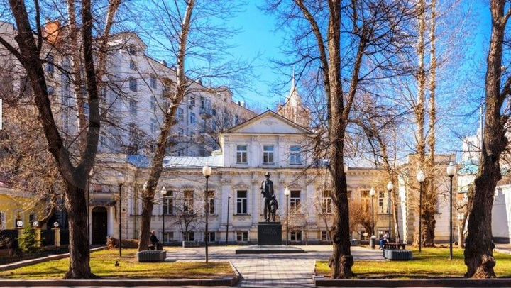 Презентабельный особняк в стиле 