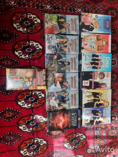 Видео кассеты с фильмами разных жанров