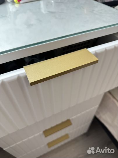 Ручки мебельные скрытые золотые