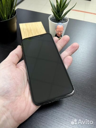iPhone X, 64 ГБ