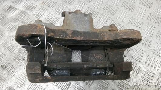 Суппорт тормозной передний правый mitsubishi L200